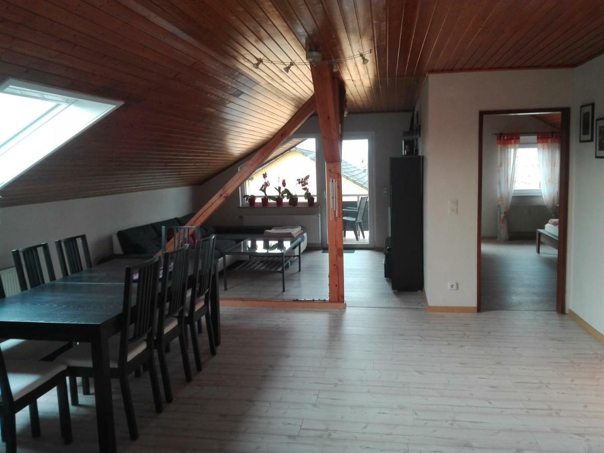 Obere Ferienwohnung Asshoff Zwischen Odenwald, Taubertal Und Bauland Berolzheim Exterior photo