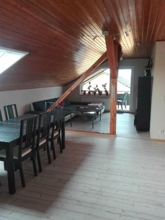 Obere Ferienwohnung Asshoff Zwischen Odenwald, Taubertal Und Bauland Berolzheim Exterior photo